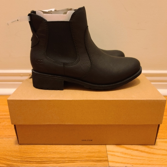 UGG Black Bonham Boot III Leather Chelsea Booties Women's 7 - Picture 2 of 16